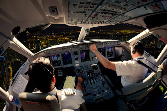 What is the cost to become a commercial pilot and what is the average commercial pilot salary in Barrow?